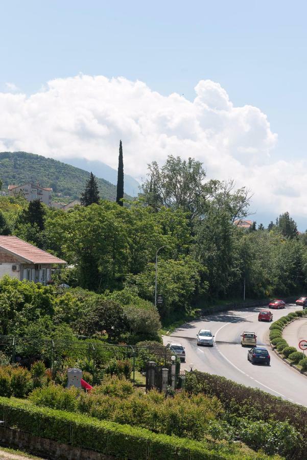 Sunray Lägenhet Tivat Exteriör bild
