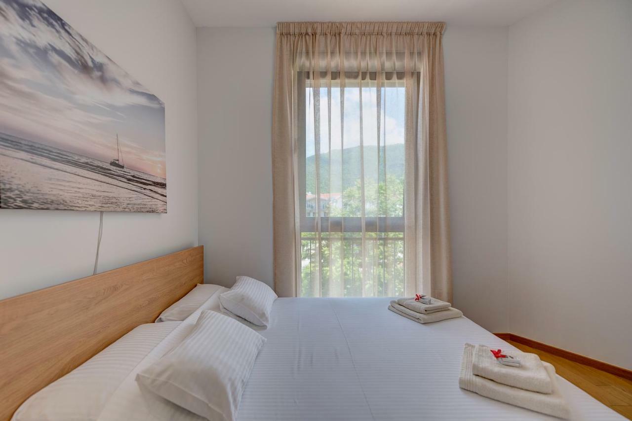 Sunray Lägenhet Tivat Exteriör bild