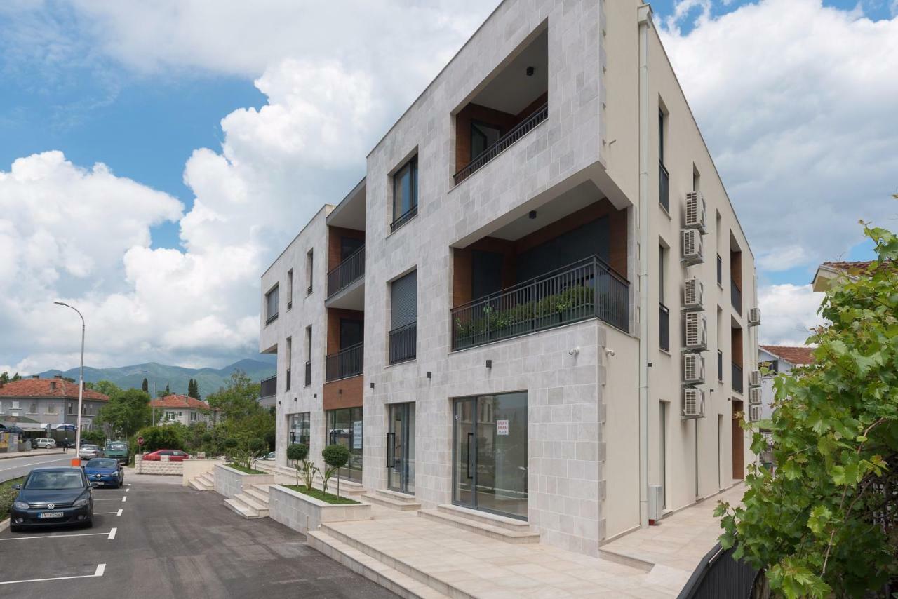 Sunray Lägenhet Tivat Exteriör bild